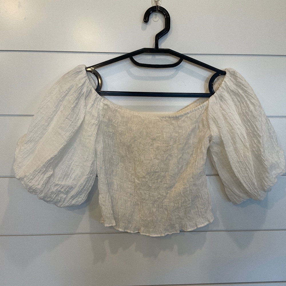 #0275 WOMEN’S H&M CROPPED TOP SIZE: SMALL